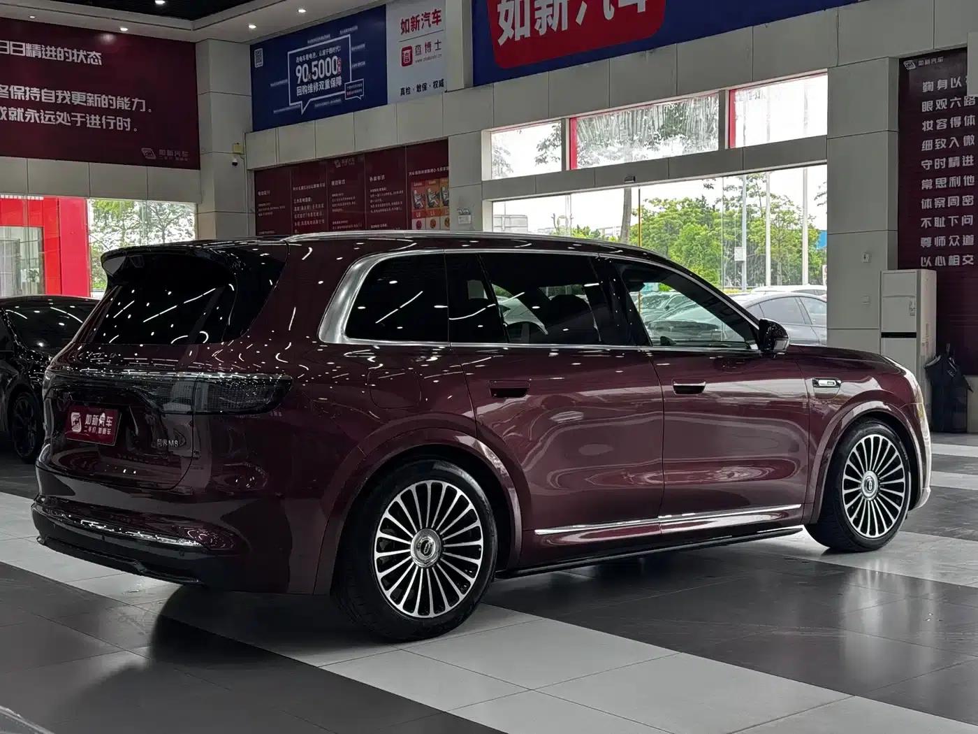 Wenjie M8 2025 Extended Range Ultra Edition 53.4kWh 5-Seat Version (192-line LiDAR) — миниатюра 4