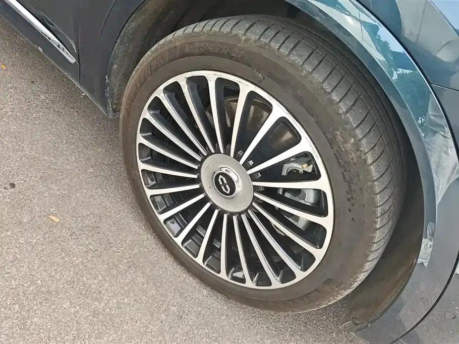Wenjie M8 2025 Range Extended Ultra Edition 53.4kWh 6-Seat Version (192-line LiDAR) — миниатюра 6