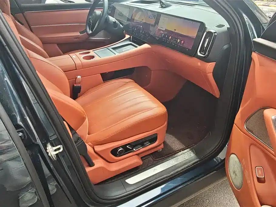 Wenjie M8 2025 Range Extended Ultra Edition 53.4kWh 6-Seat Version (192-line LiDAR) — миниатюра 8