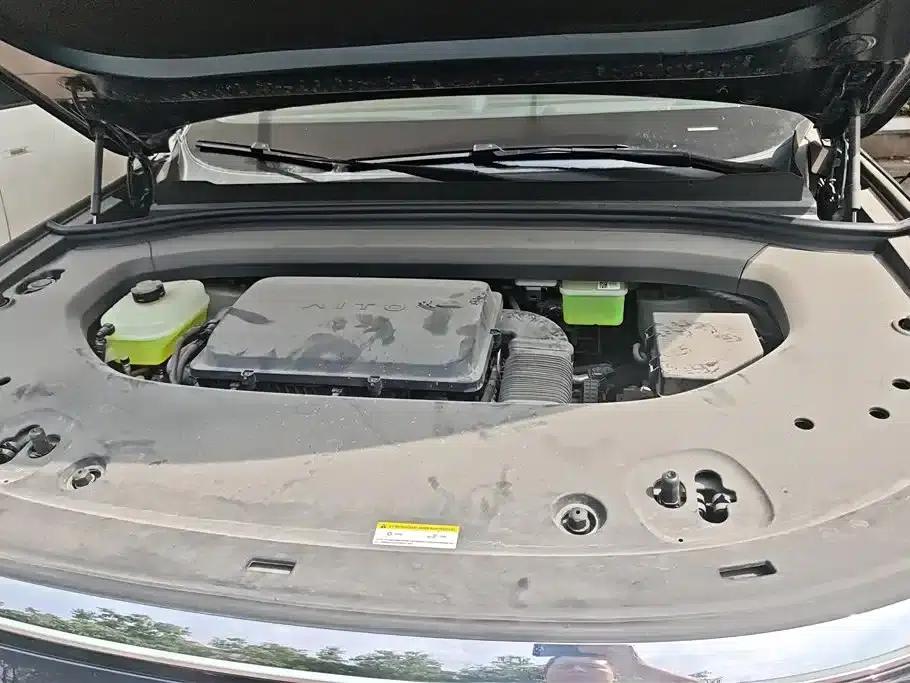 Wenjie M8 2025 Range Extended Ultra Edition 53.4kWh 6-Seat Version (192-line LiDAR) — миниатюра 10