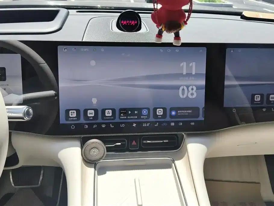 Wenjie M8 2025 Range Extended Max+ Version 53.4kWh 5-Seat Version (192-line LiDAR) — миниатюра 13