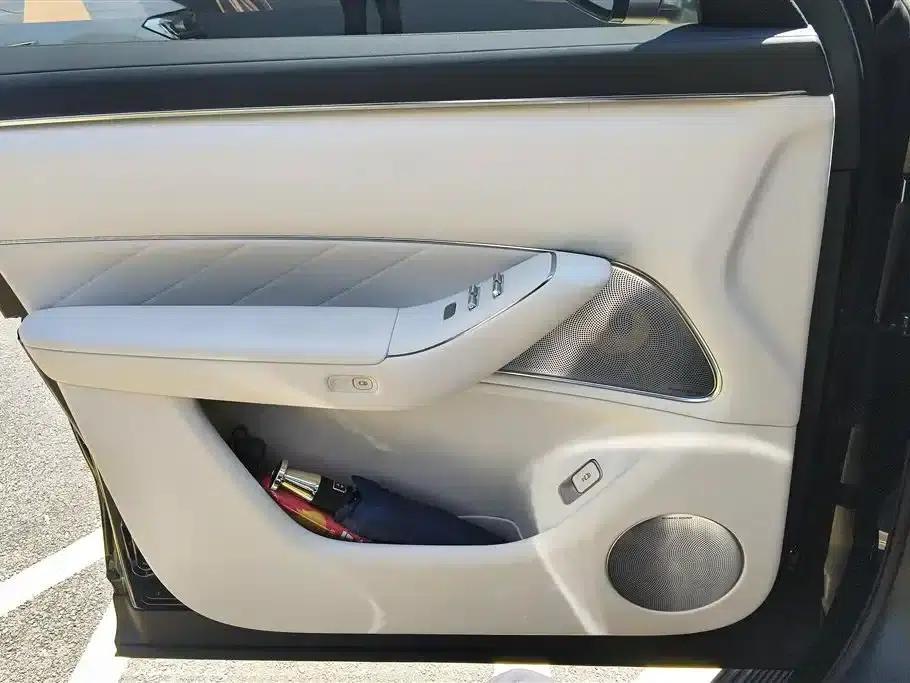 Wenjie M8 2025 Range Extended Max+ Version 53.4kWh 5-Seat Version (192-line LiDAR) — миниатюра 7