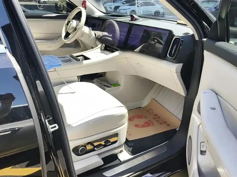 Wenjie M8 2025 Range Extended Max+ Version 53.4kWh 5-Seat Version (192-line LiDAR) — миниатюра 8