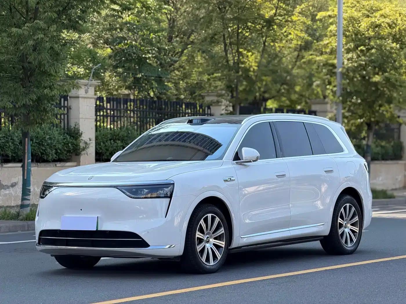 Wenjie M8 2025 Extended Range Max+ Version (53.4kWh, 5-seater, 192-line LiDAR) — миниатюра 1