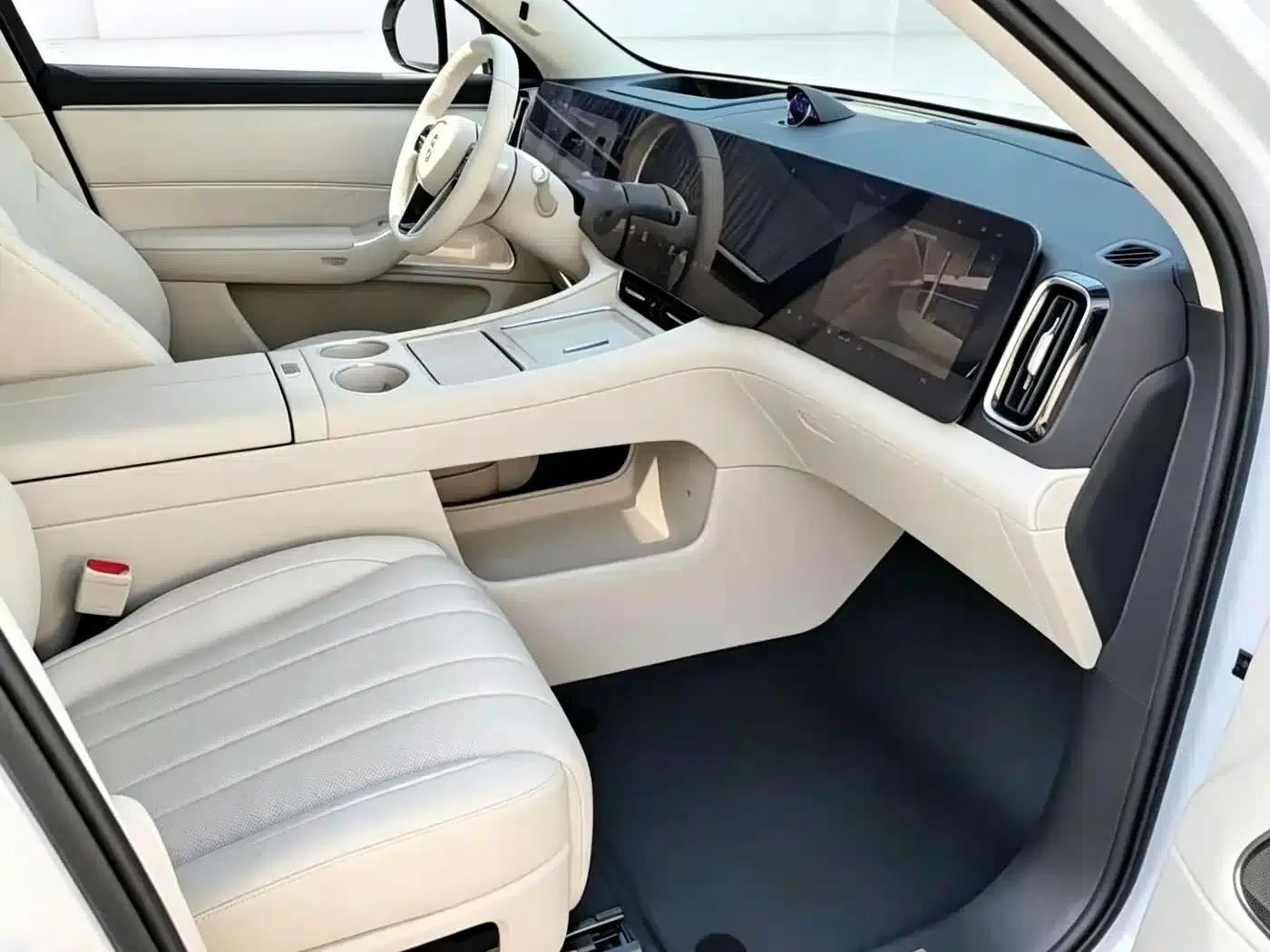 Wenjie M8 2025 Extended Range Max+ Version (53.4kWh, 6-seater, 192-line LiDAR) — миниатюра 3