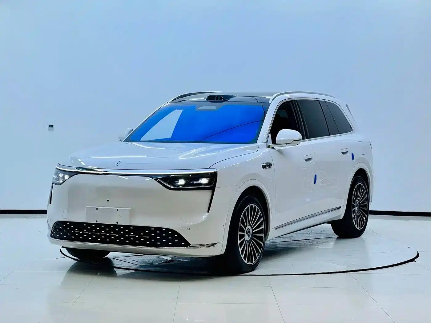 Wenjie M8 2025 Extended Range Max+ Version (53.4kWh, 6-seater, 192-line LiDAR) — миниатюра 1