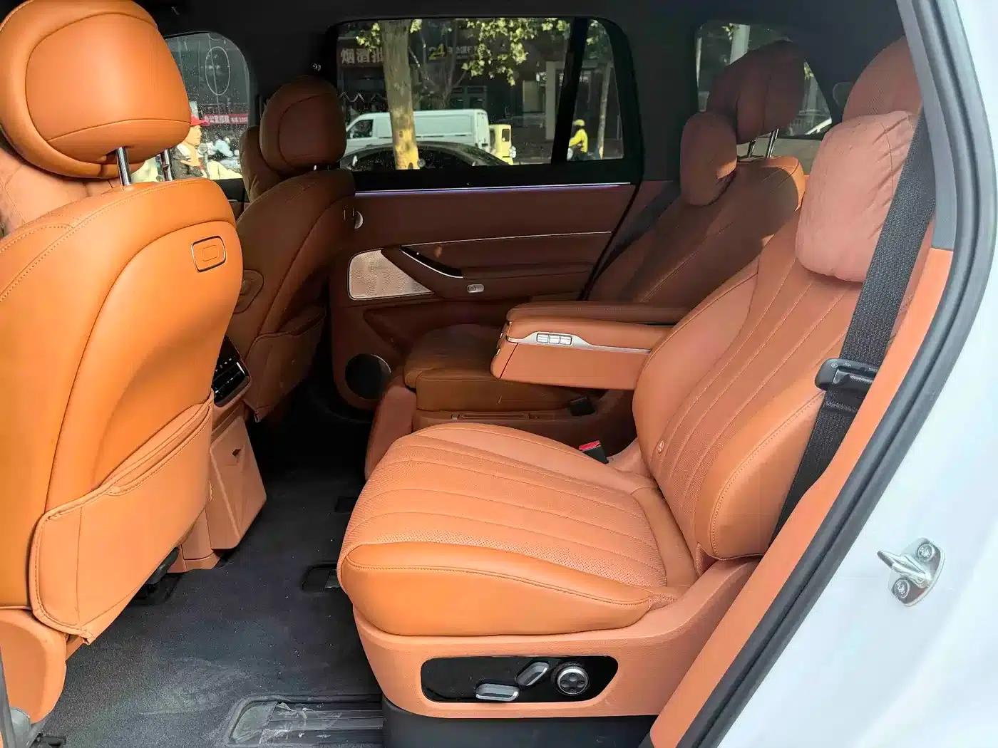 Wenjie M8 2025 Extended Range Max+ Version (53.4kWh, 6-seater, 192-line LiDAR) — миниатюра 17