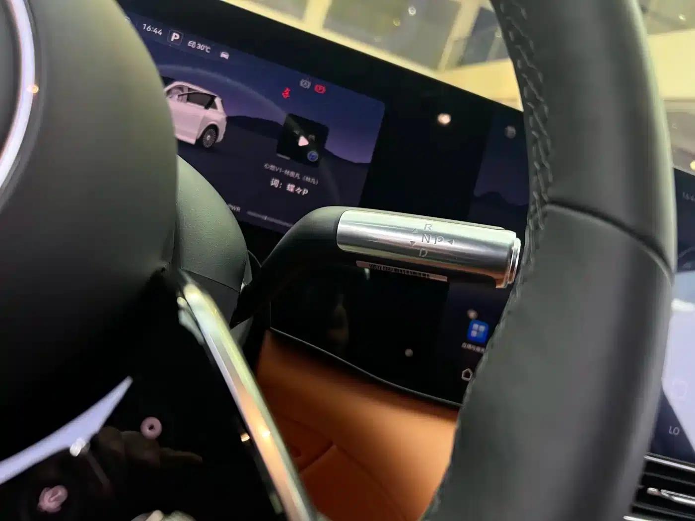 Wenjie M8 2025 Extended Range Max+ Version (53.4kWh, 6-seater, 192-line LiDAR) — миниатюра 7