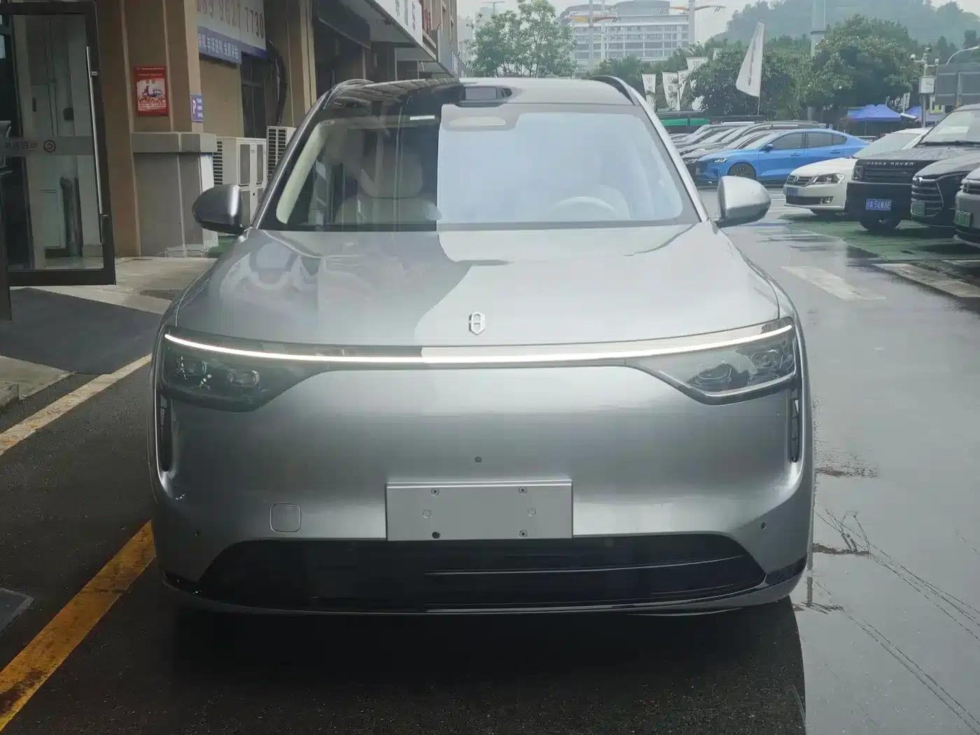 Wenjie M8 2025 Range Extended Ultra Edition 53.4kWh 6-Seat Version (192-line LiDAR) — миниатюра 1
