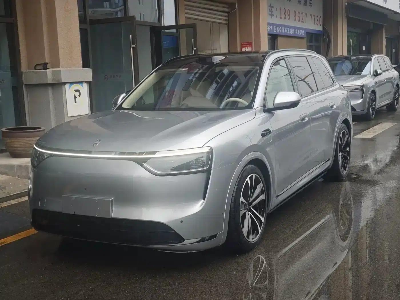 Wenjie M8 2025 Range Extended Ultra Edition 53.4kWh 6-Seat Version (192-line LiDAR) — миниатюра 2