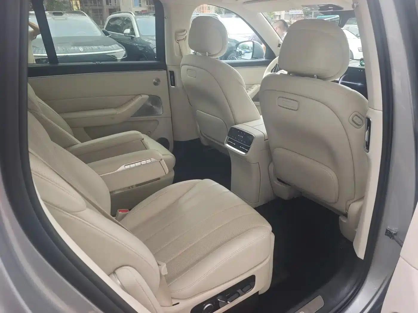 Wenjie M8 2025 Range Extended Ultra Edition 53.4kWh 6-Seat Version (192-line LiDAR) — миниатюра 14