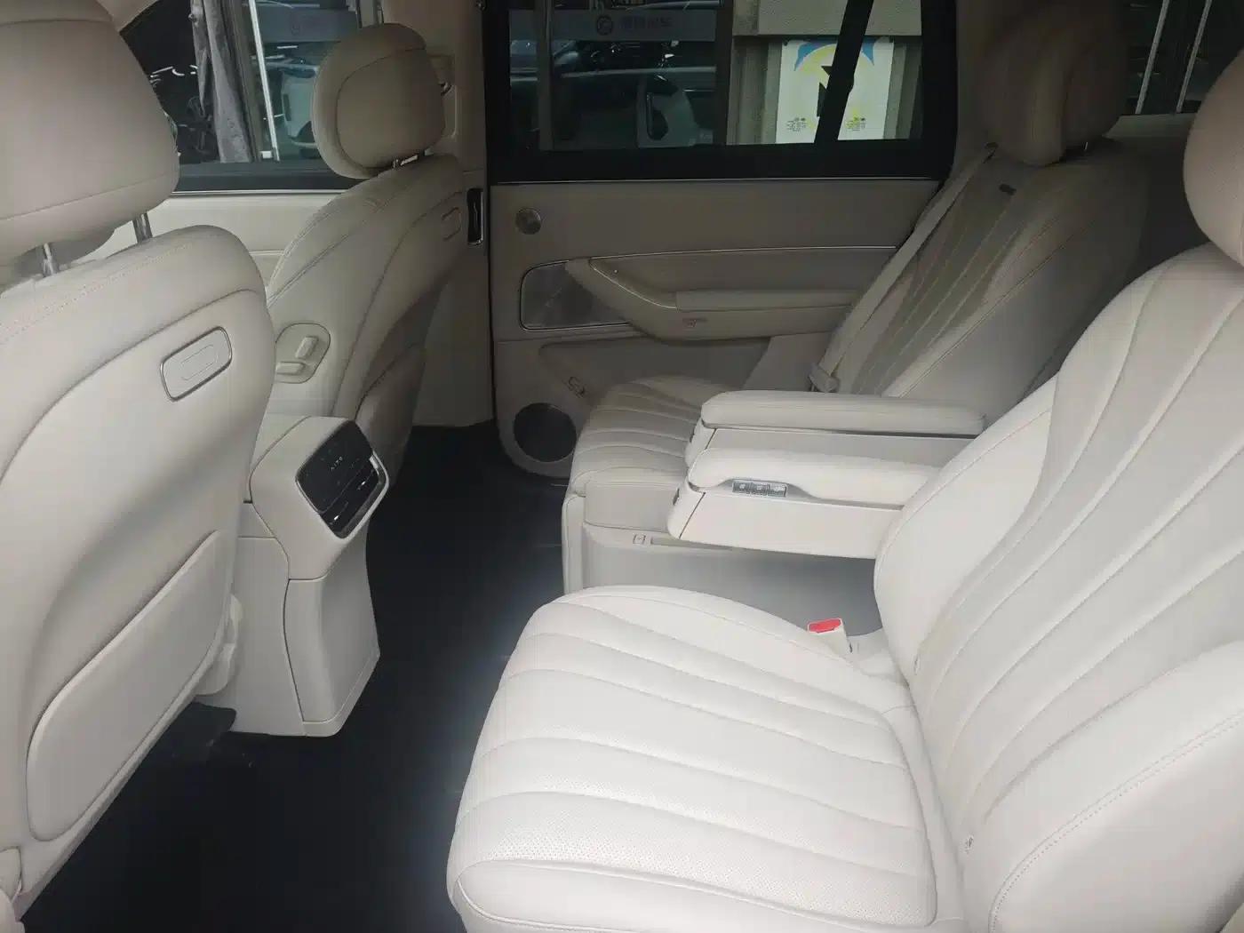 Wenjie M8 2025 Range Extended Ultra Edition 53.4kWh 6-Seat Version (192-line LiDAR) — миниатюра 15