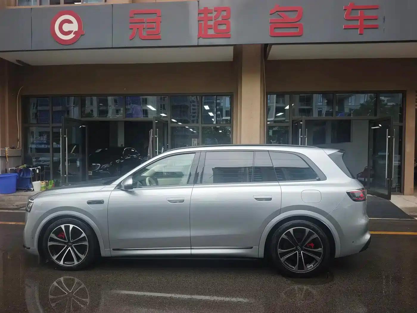 Wenjie M8 2025 Range Extended Ultra Edition 53.4kWh 6-Seat Version (192-line LiDAR) — миниатюра 3