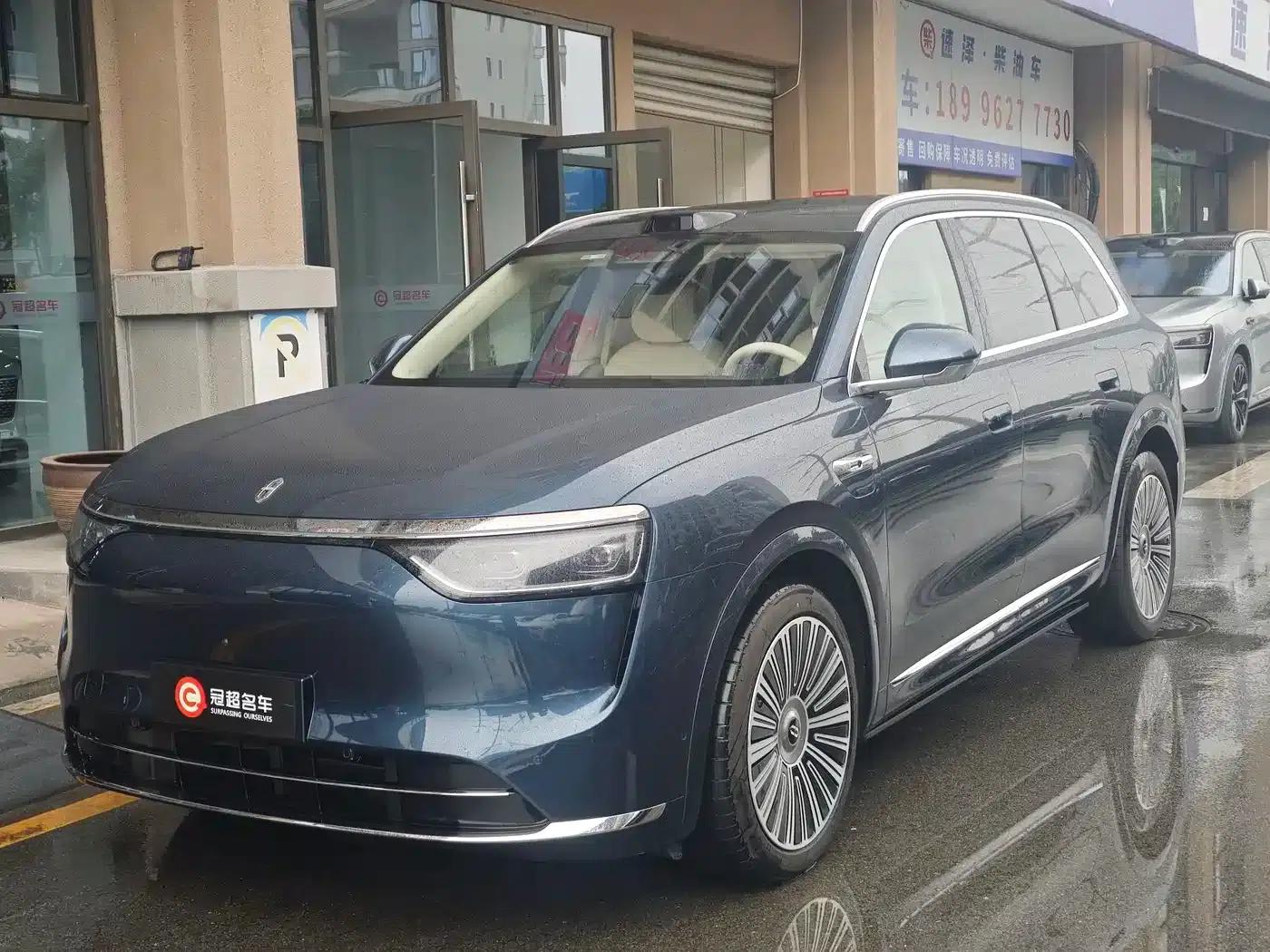 Wenjie M8 2025 Range Extended Ultra Edition 53.4kWh 6-Seat Version (192-line LiDAR) — миниатюра 2