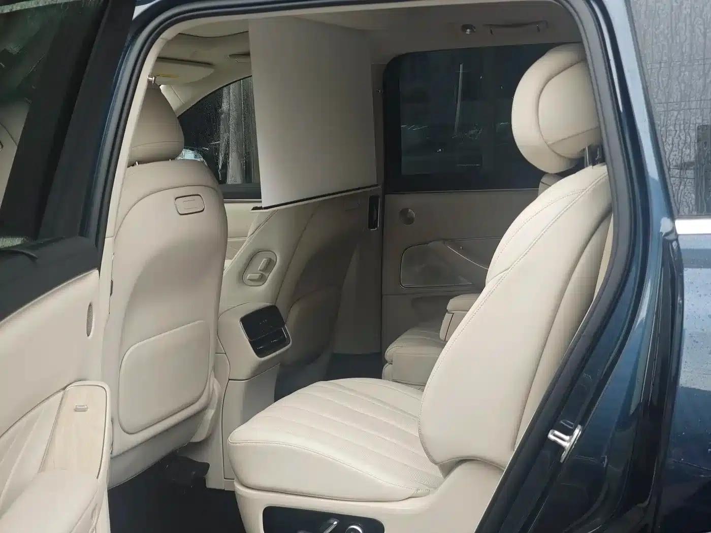 Wenjie M8 2025 Range Extended Ultra Edition 53.4kWh 6-Seat Version (192-line LiDAR) — миниатюра 13