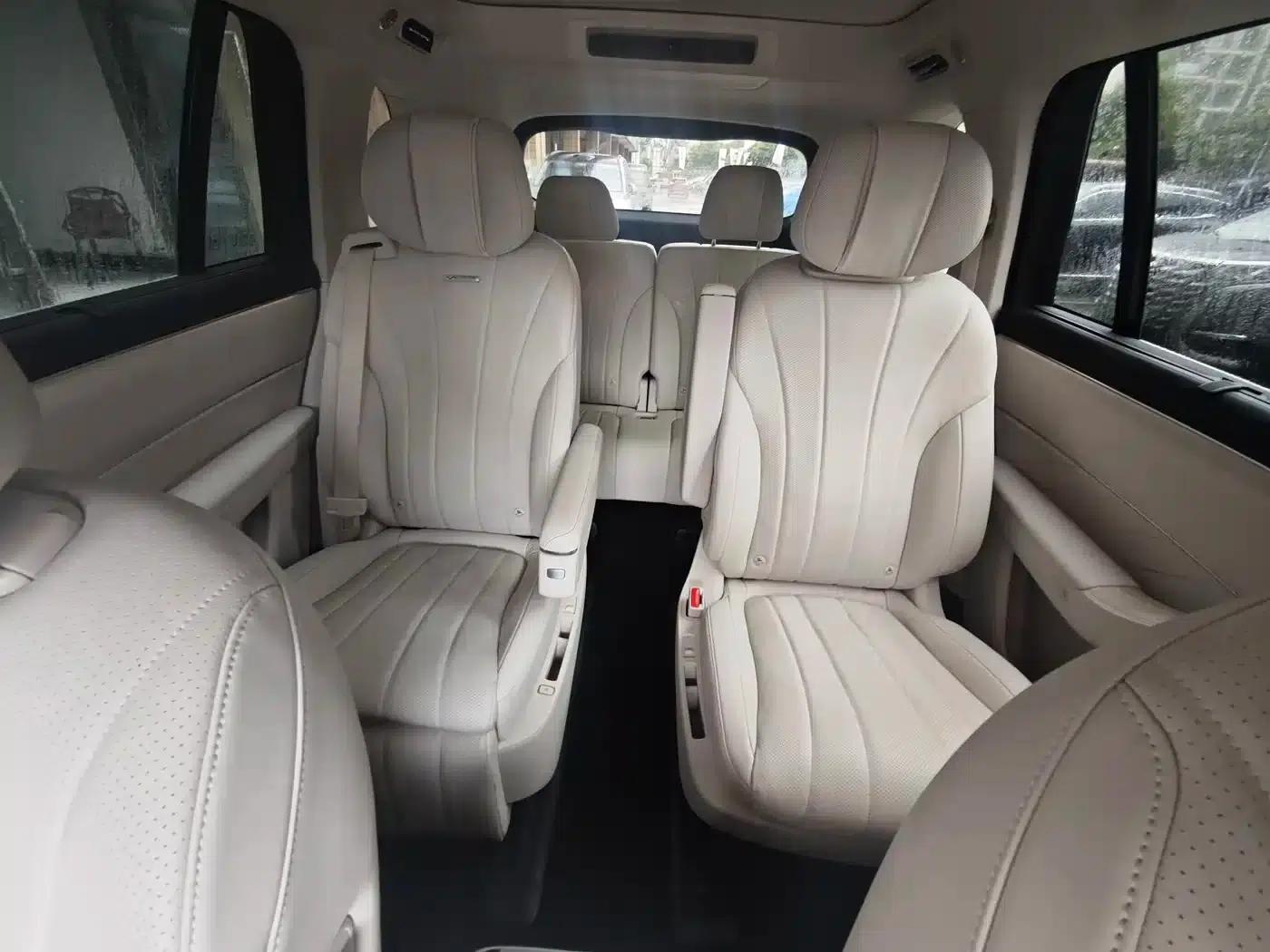 Wenjie M8 2025 Range Extended Ultra Edition 53.4kWh 6-Seat Version (192-line LiDAR) — миниатюра 14