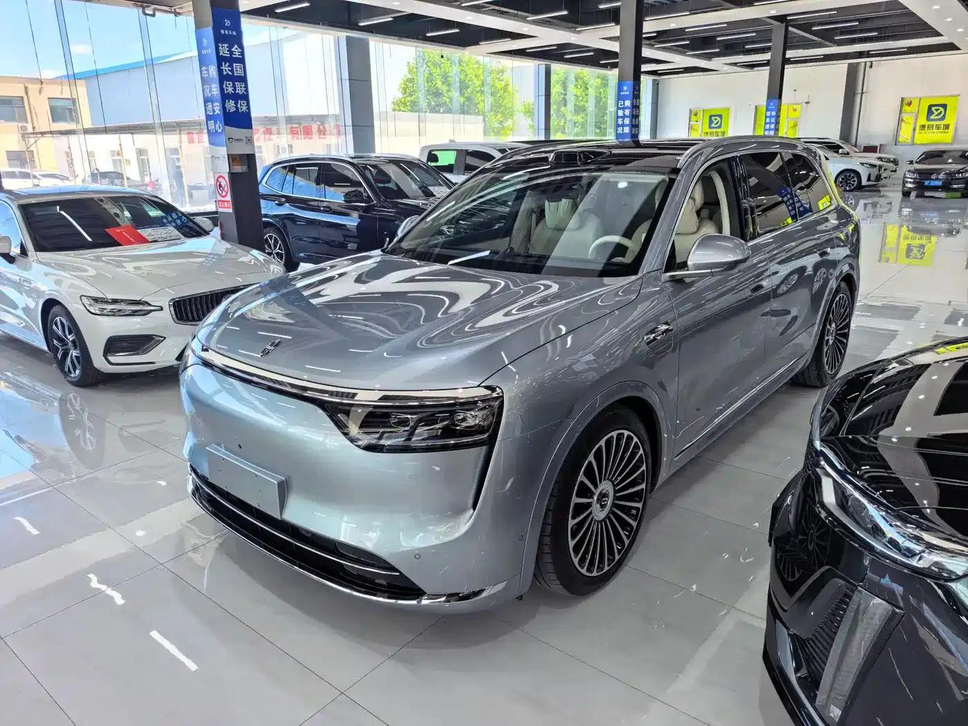 Wenjie M8 2025 Ultra Extended Range Edition (53.4kWh, 6-seater, 192-line LiDAR) — миниатюра 1