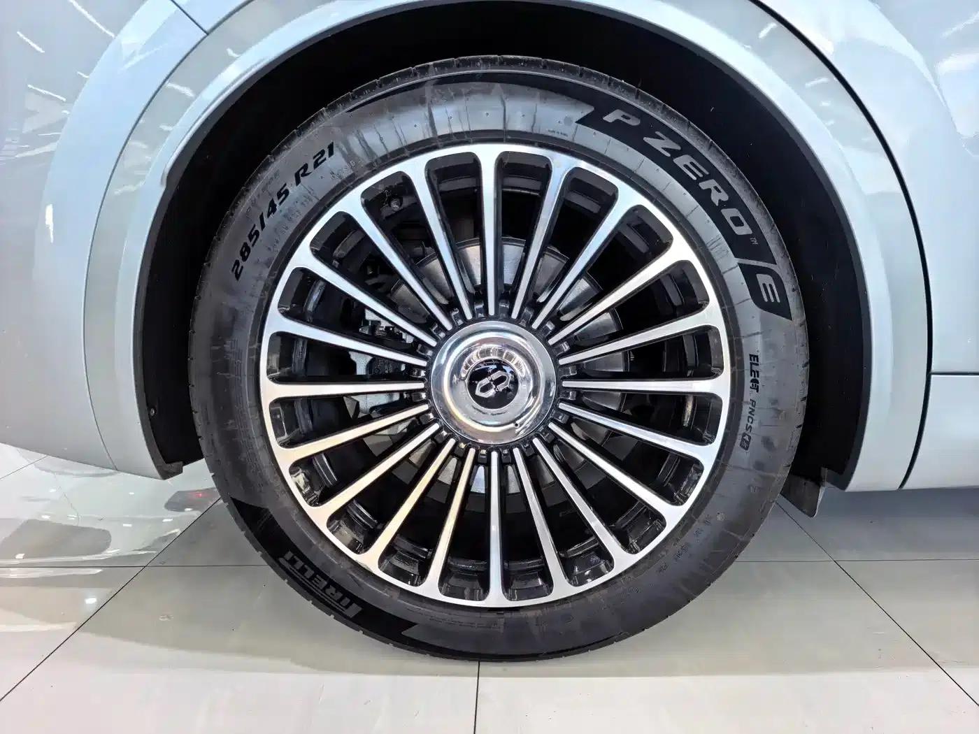 Wenjie M8 2025 Ultra Extended Range Edition (53.4kWh, 6-seater, 192-line LiDAR) — миниатюра 13
