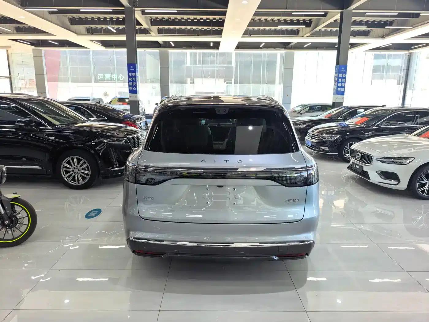 Wenjie M8 2025 Ultra Extended Range Edition (53.4kWh, 6-seater, 192-line LiDAR) — миниатюра 4