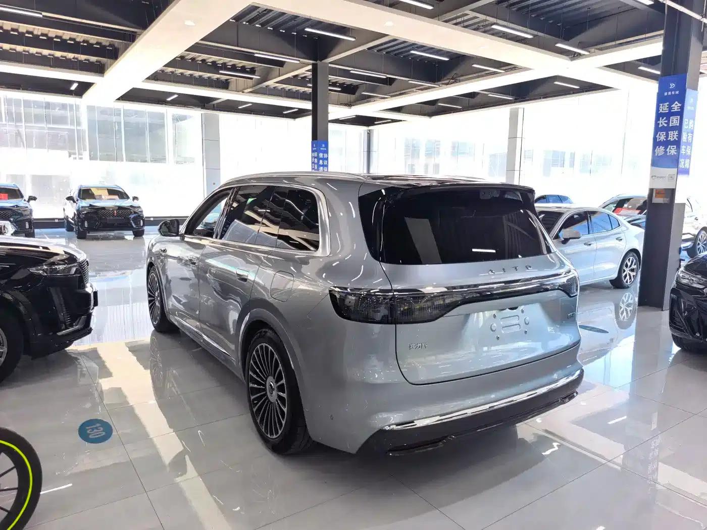 Wenjie M8 2025 Ultra Extended Range Edition (53.4kWh, 6-seater, 192-line LiDAR) — миниатюра 6