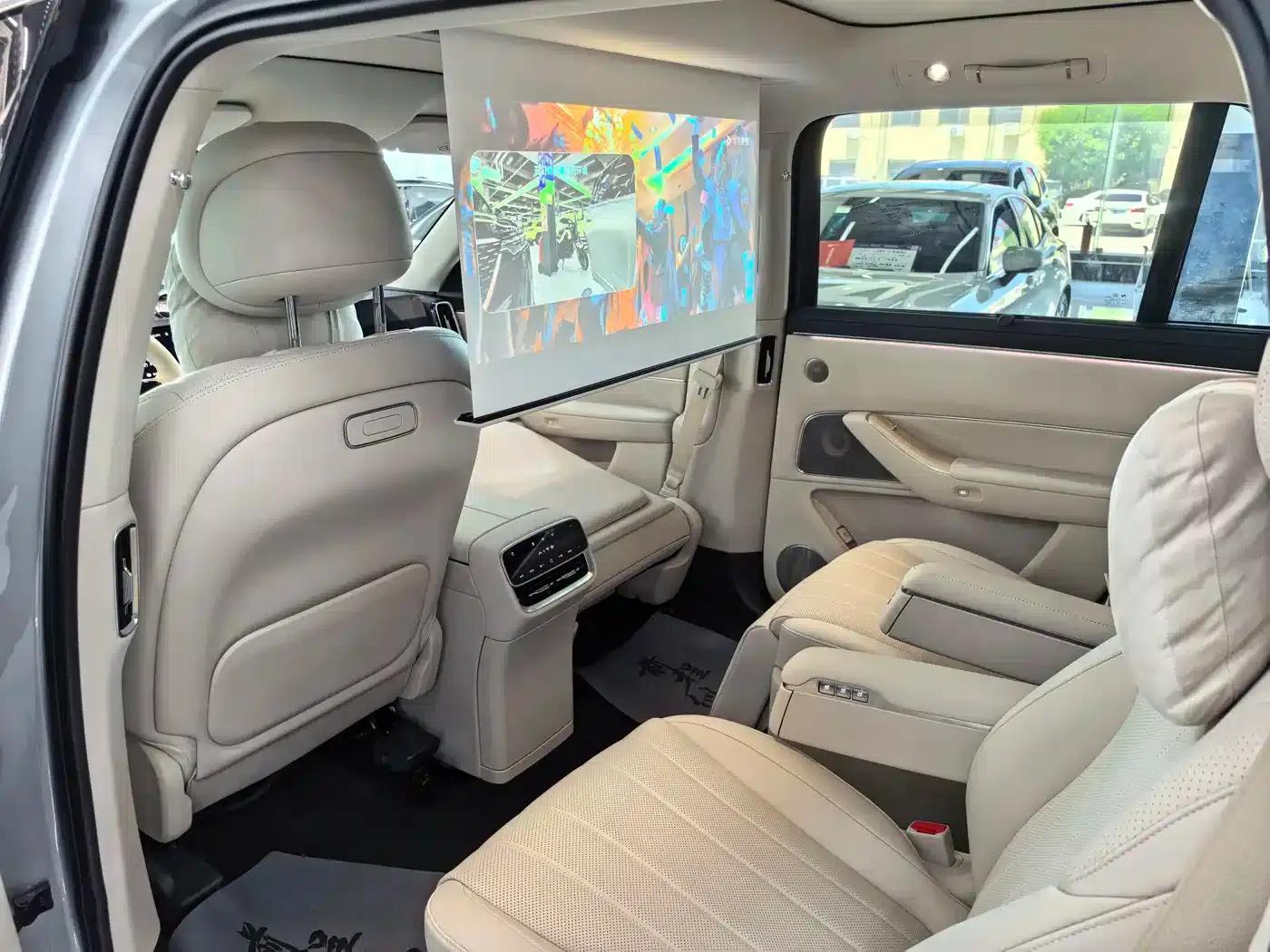 Wenjie M8 2025 Ultra Extended Range Edition (53.4kWh, 6-seater, 192-line LiDAR) — миниатюра 10