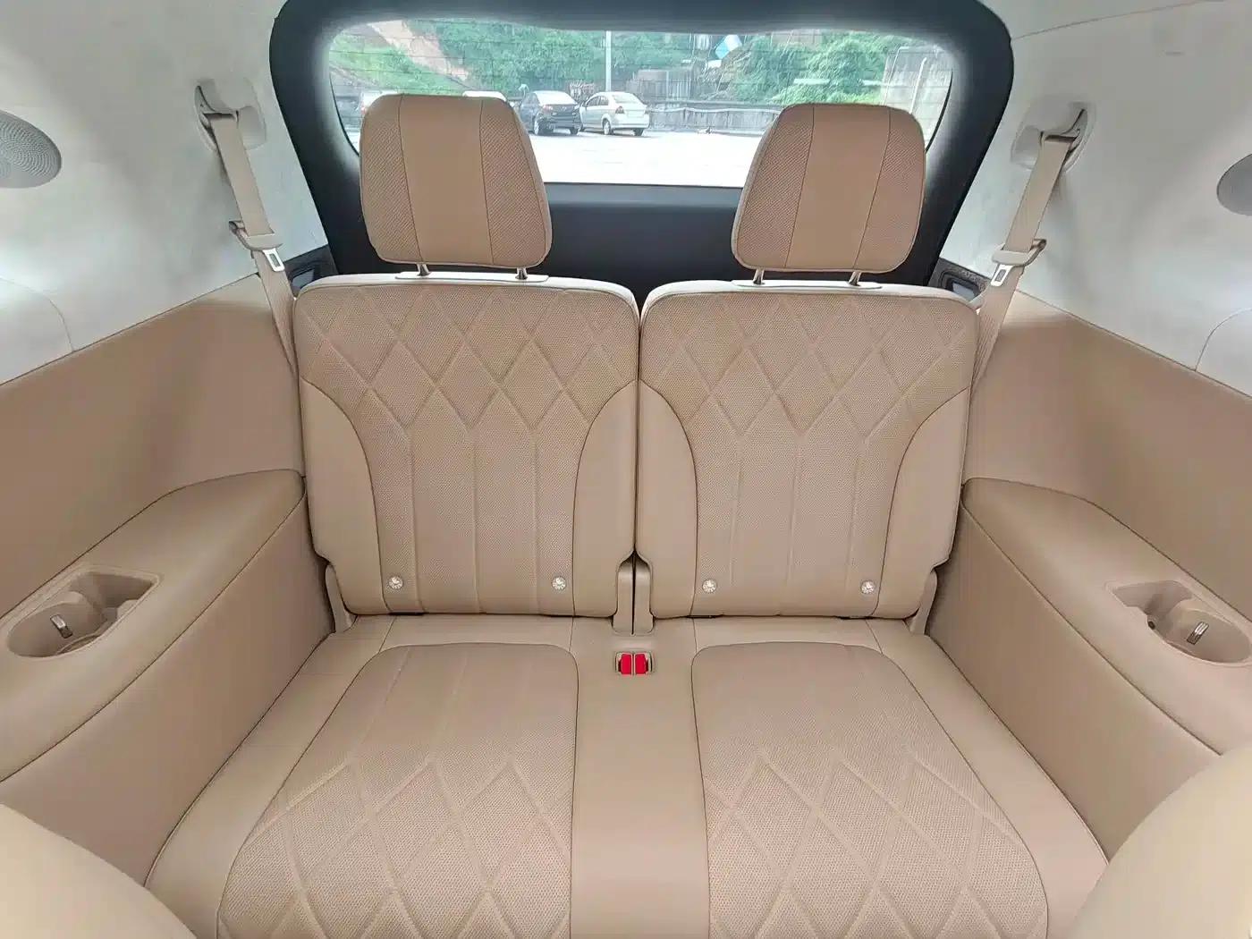 Wenjie M8 2025 Ultra Extended Range Edition (53.4kWh, 6-seater, 192-line LiDAR) — миниатюра 16