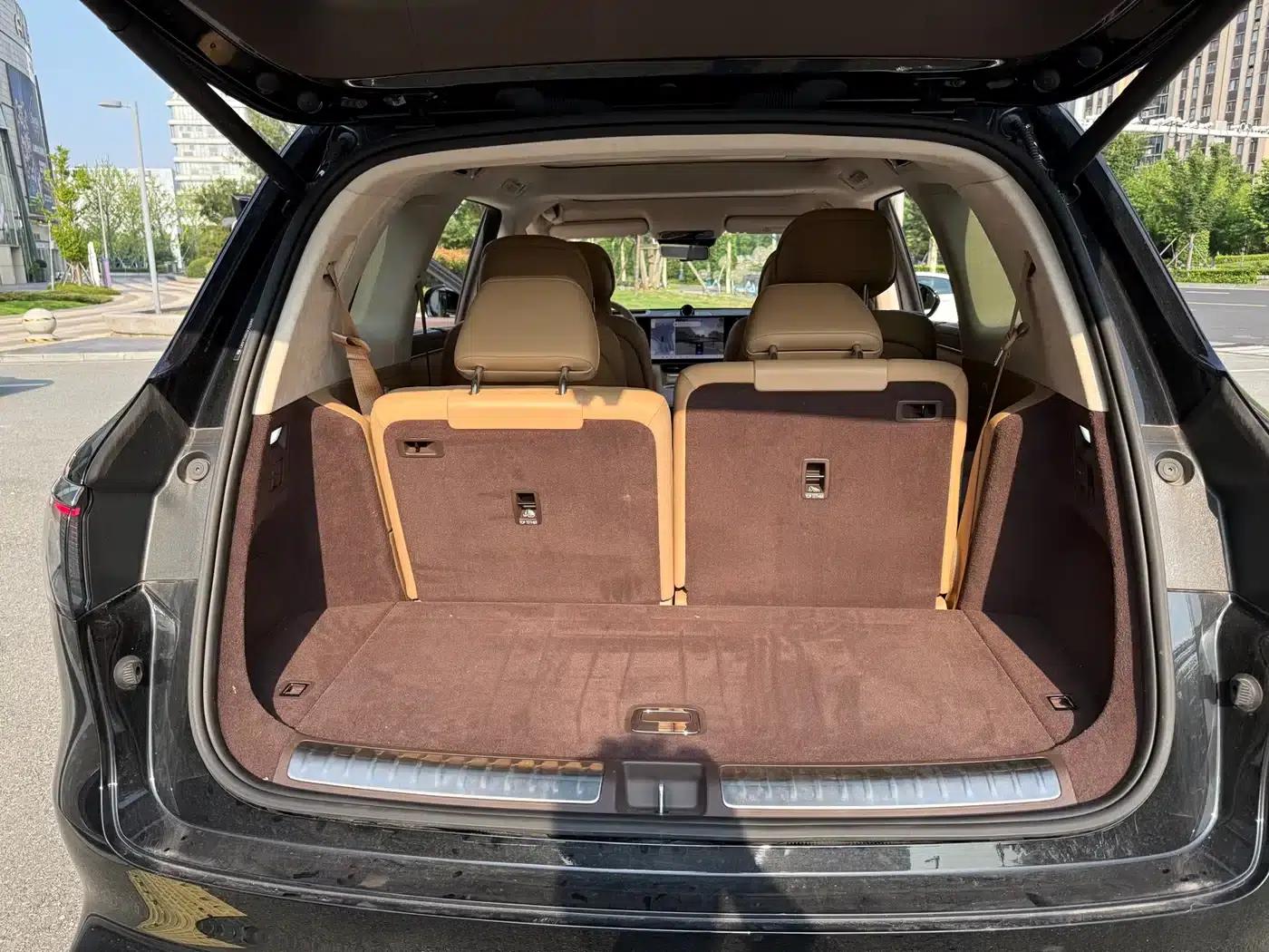 Wenjie M8 2025 Ultra Extended Range Edition (53.4kWh, 6-seater, 192-line LiDAR) — миниатюра 13