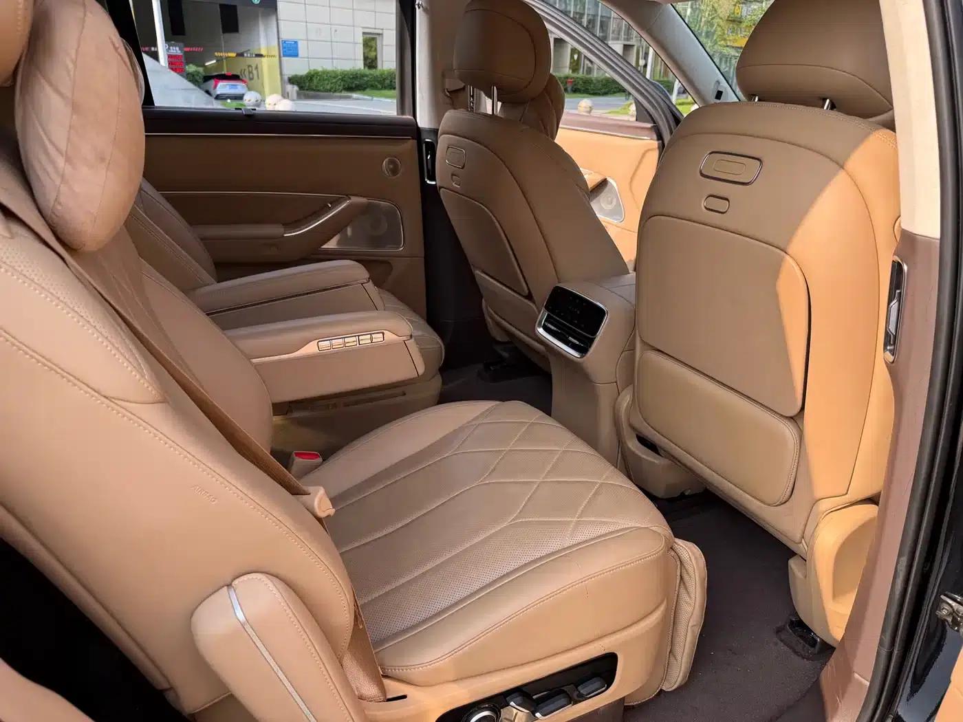 Wenjie M8 2025 Ultra Extended Range Edition (53.4kWh, 6-seater, 192-line LiDAR) — миниатюра 14