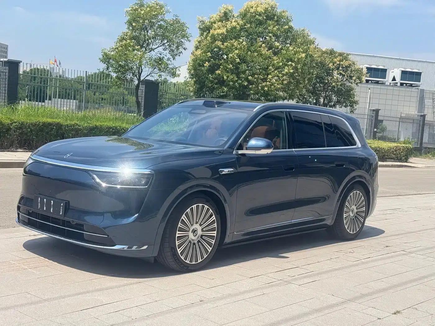 Wenjie M8 2025 Extended Range Ultra Edition 53.4kWh 5-Seat Version (192-line LiDAR) — миниатюра 1
