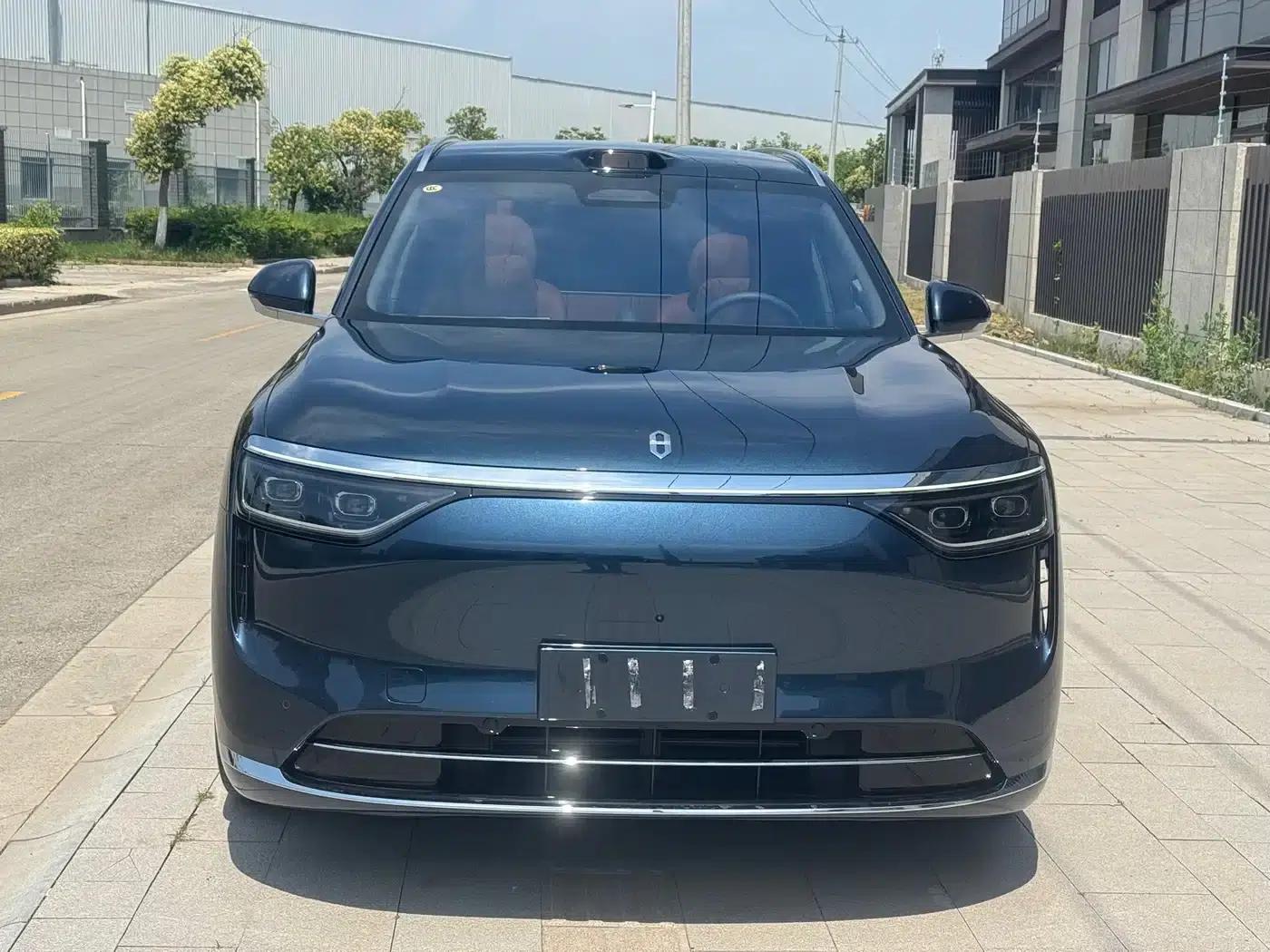 Wenjie M8 2025 Extended Range Ultra Edition 53.4kWh 5-Seat Version (192-line LiDAR) — миниатюра 2