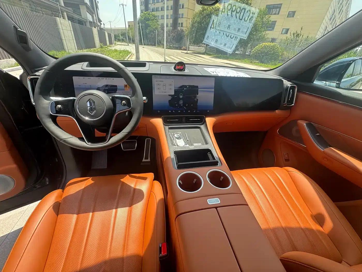 Wenjie M8 2025 Extended Range Ultra Edition 53.4kWh 5-Seat Version (192-line LiDAR) — миниатюра 9