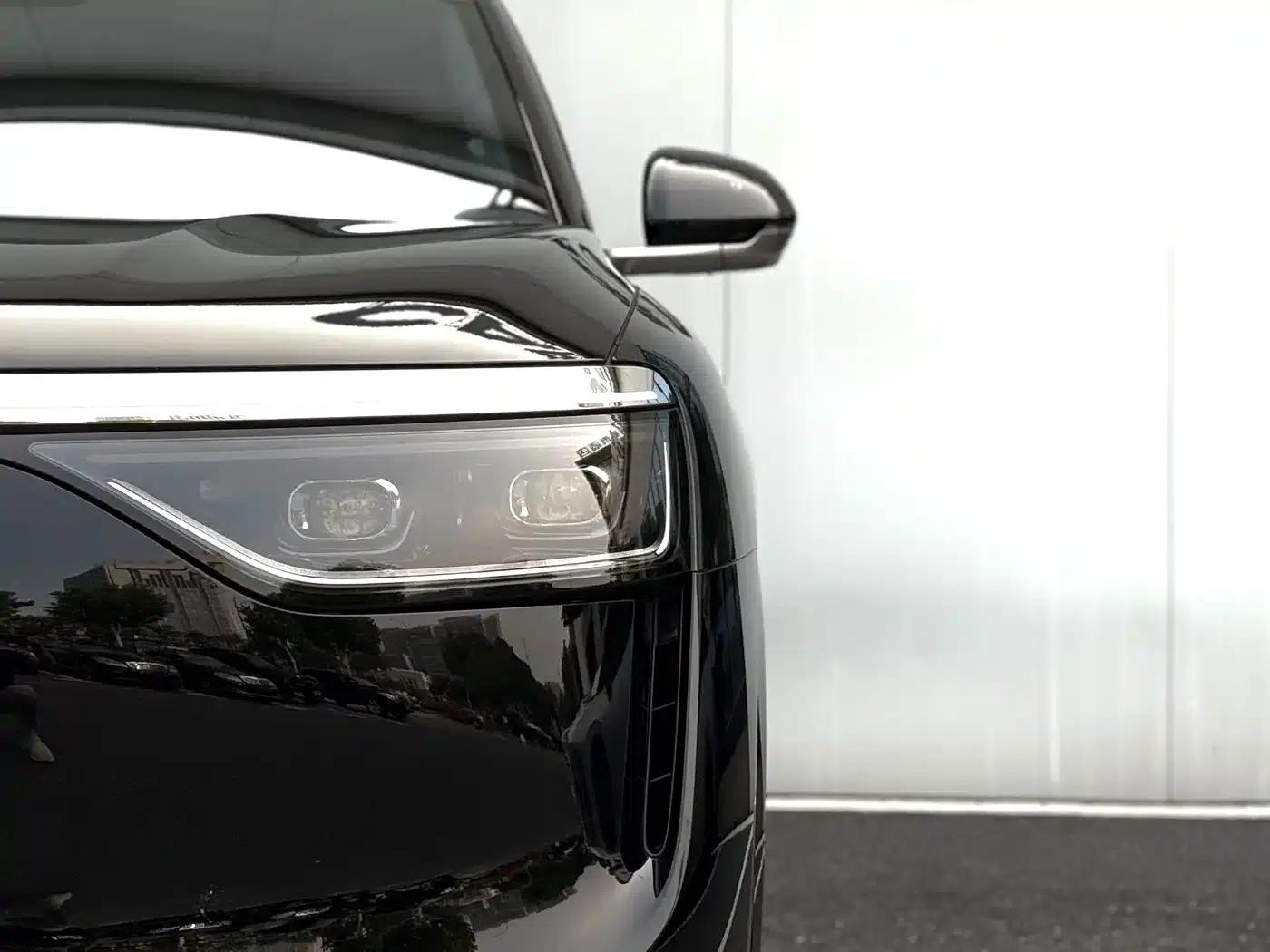 Wenjie M8 2025 Range Extended Max+ Version 53.4kWh 5-Seat Version (192-line LiDAR) — миниатюра 21