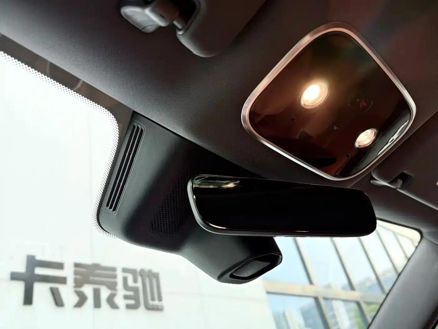 Wenjie M8 2025 Range Extended Max+ Version 53.4kWh 5-Seat Version (192-line LiDAR) — миниатюра 9
