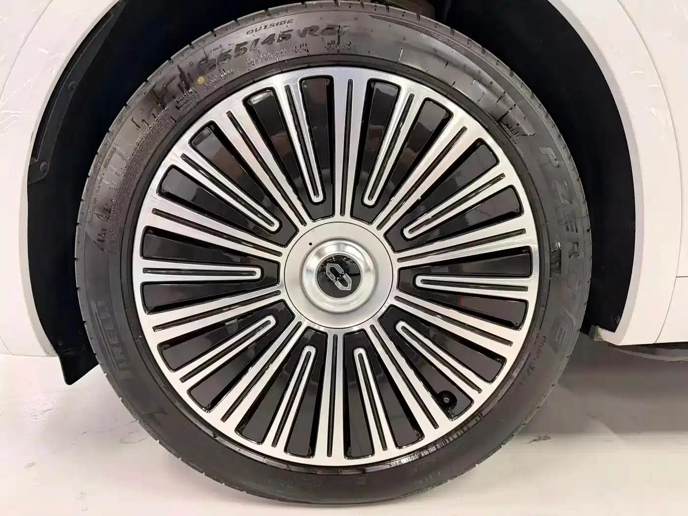 Wenjie M8 2025 Extended Range Max+ Version (53.4kWh, 5-seater, 192-line LiDAR) — миниатюра 16