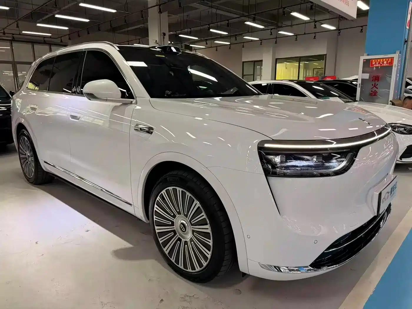 Wenjie M8 2025 Extended Range Max+ Version (53.4kWh, 5-seater, 192-line LiDAR) — миниатюра 3