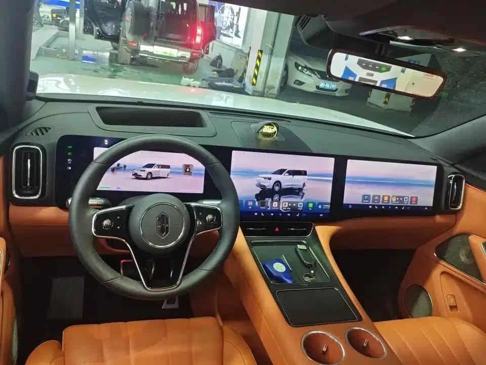 Wenjie M8 2025 Extended Range Max+ Version (53.4kWh, 5-seater, 192-line LiDAR) — миниатюра 3