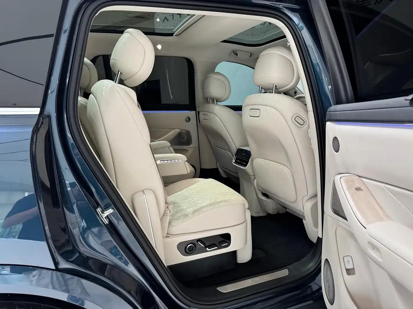 Wenjie M8 2025 Extended Range Max+ Version 53.4kWh 6-Seat Version (192-line LiDAR) — миниатюра 11