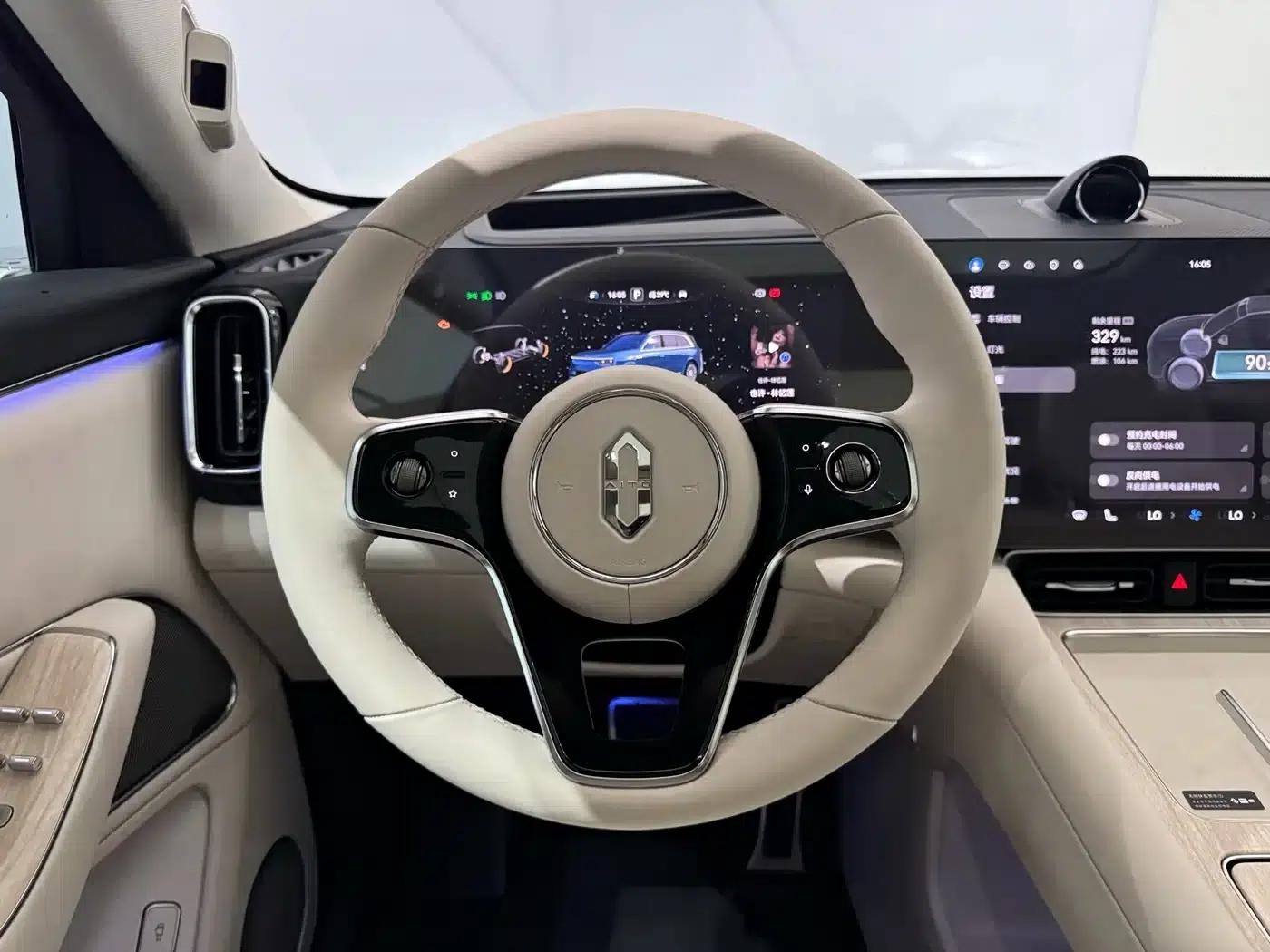Wenjie M8 2025 Extended Range Max+ Version 53.4kWh 6-Seat Version (192-line LiDAR) — миниатюра 14