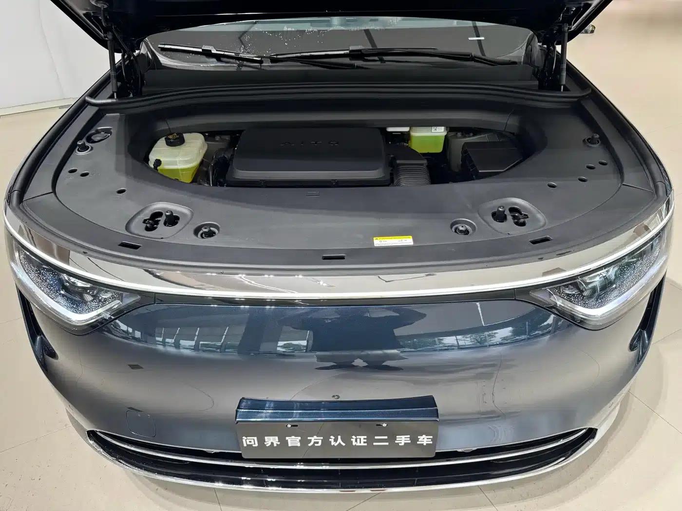 Wenjie M8 2025 Extended Range Max+ Version 53.4kWh 6-Seat Version (192-line LiDAR) — миниатюра 19