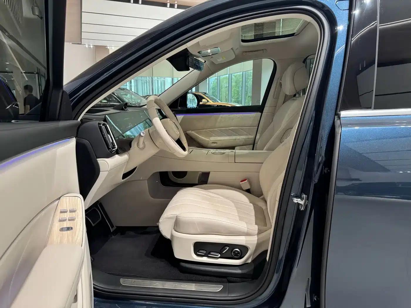 Wenjie M8 2025 Extended Range Max+ Version 53.4kWh 6-Seat Version (192-line LiDAR) — миниатюра 8