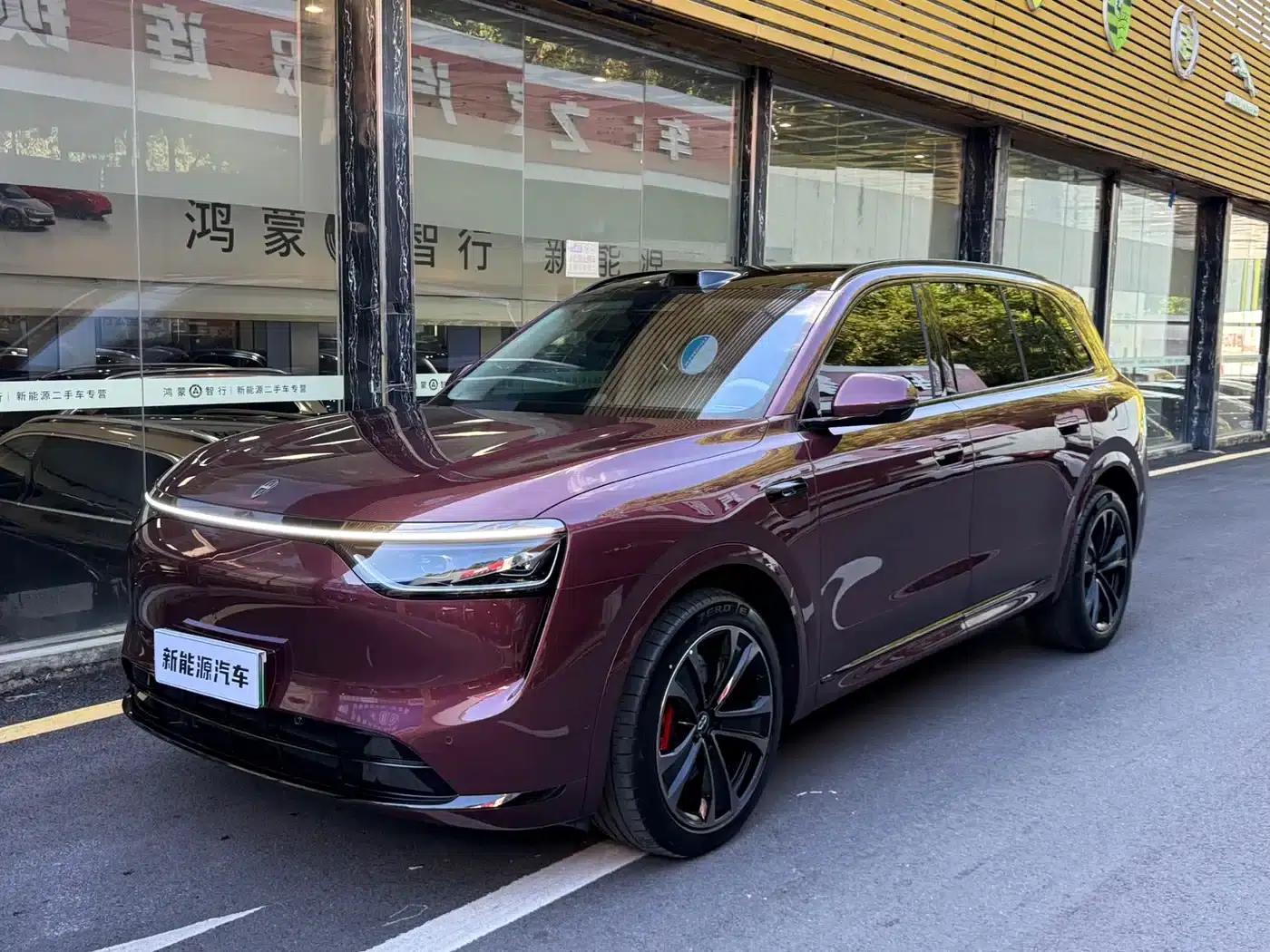 Wenjie M8 2025 Ultra Extended Range Edition (53.4kWh, 5-seater, 192-line LiDAR) — миниатюра 1