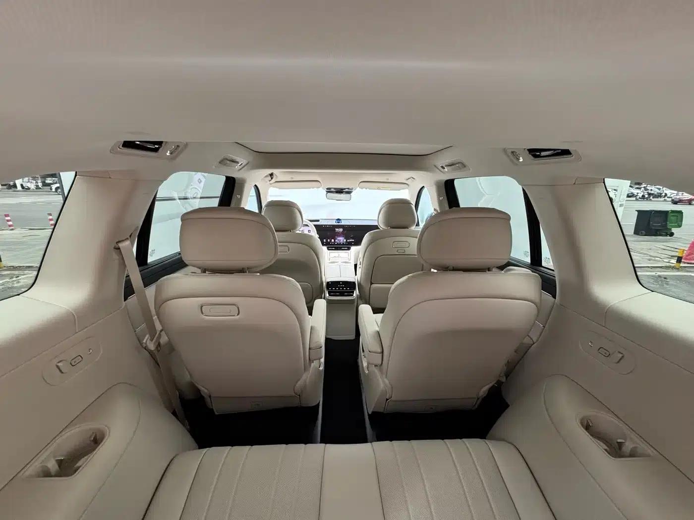 Wenjie M8 2025 Extended Range Max+ Version (53.4kWh, 6-seater, 192-line LiDAR) — миниатюра 10
