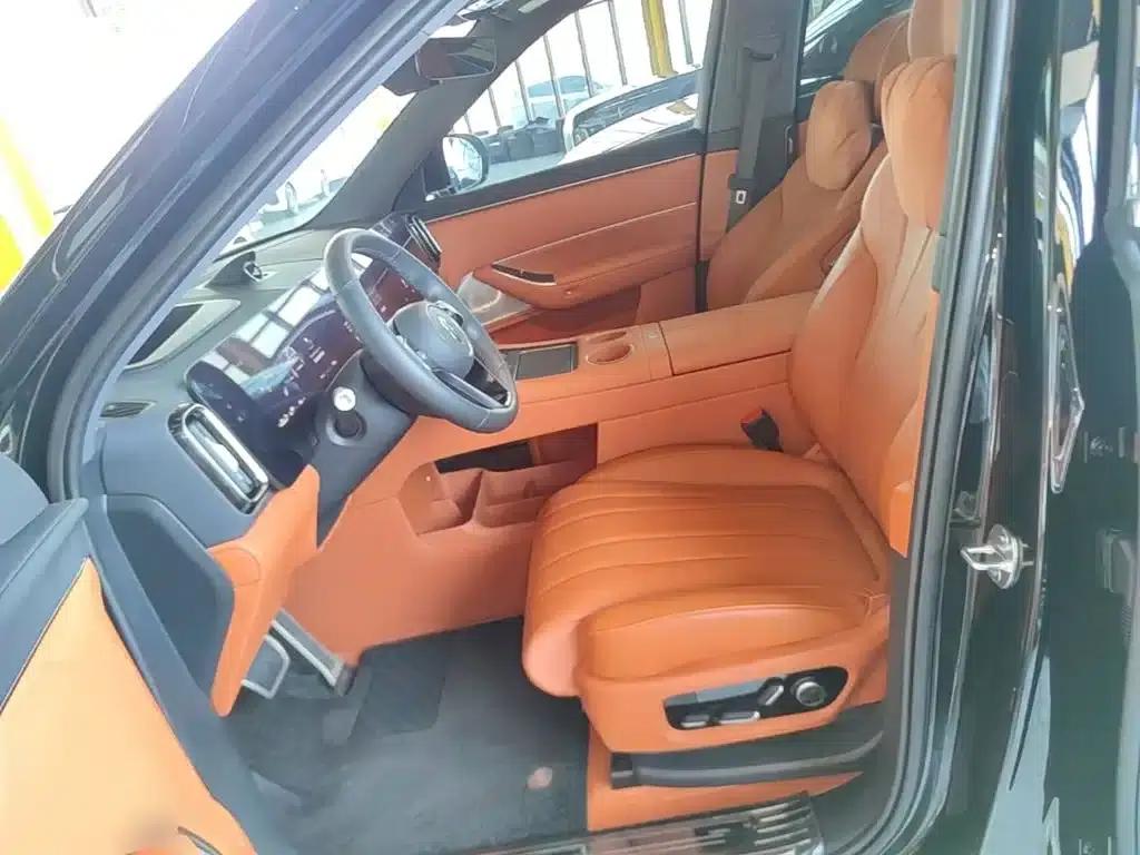Wenjie M8 2025 Range Extended Max+ Version 53.4kWh 5-Seat Version (192-line LiDAR) — миниатюра 15