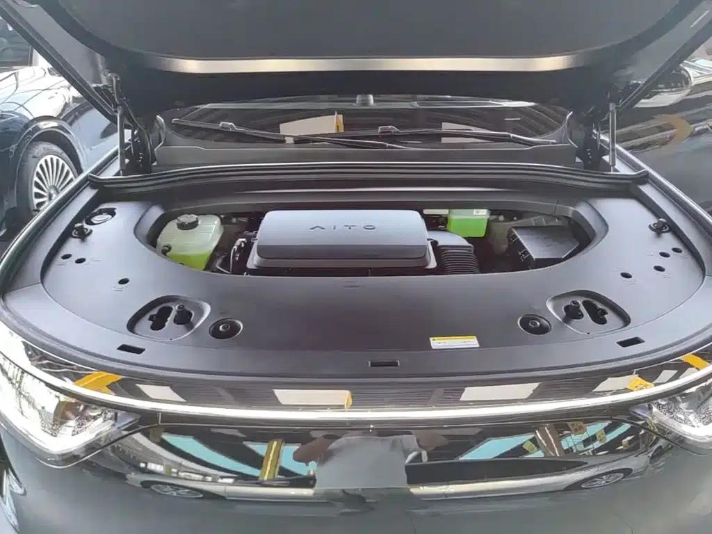 Wenjie M8 2025 Range Extended Max+ Version 53.4kWh 5-Seat Version (192-line LiDAR) — миниатюра 20