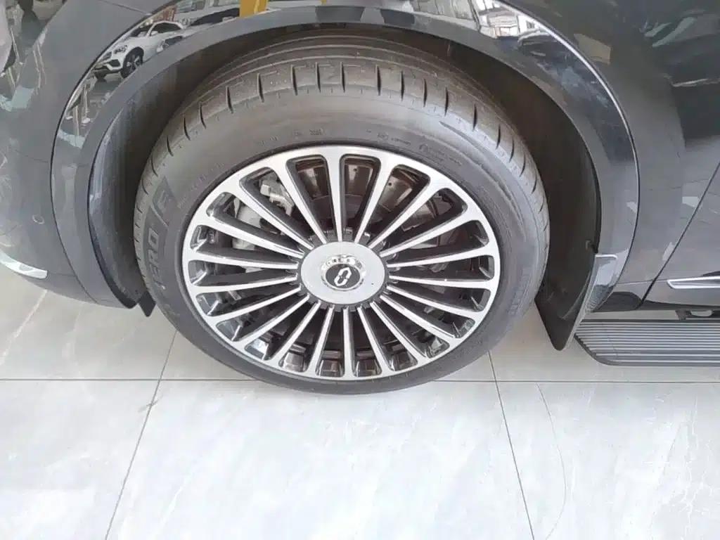 Wenjie M8 2025 Range Extended Max+ Version 53.4kWh 5-Seat Version (192-line LiDAR) — миниатюра 23