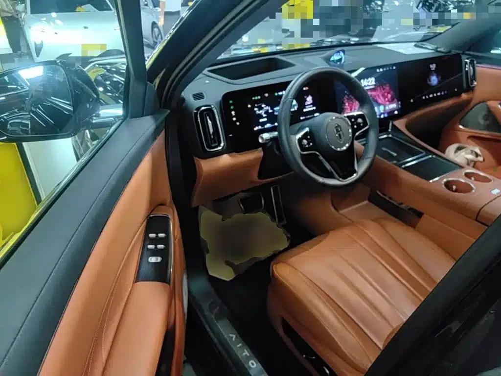 Wenjie M8 2025 Range Extended Ultra Edition 53.4kWh 6-Seat Version (192-line LiDAR) — миниатюра 16