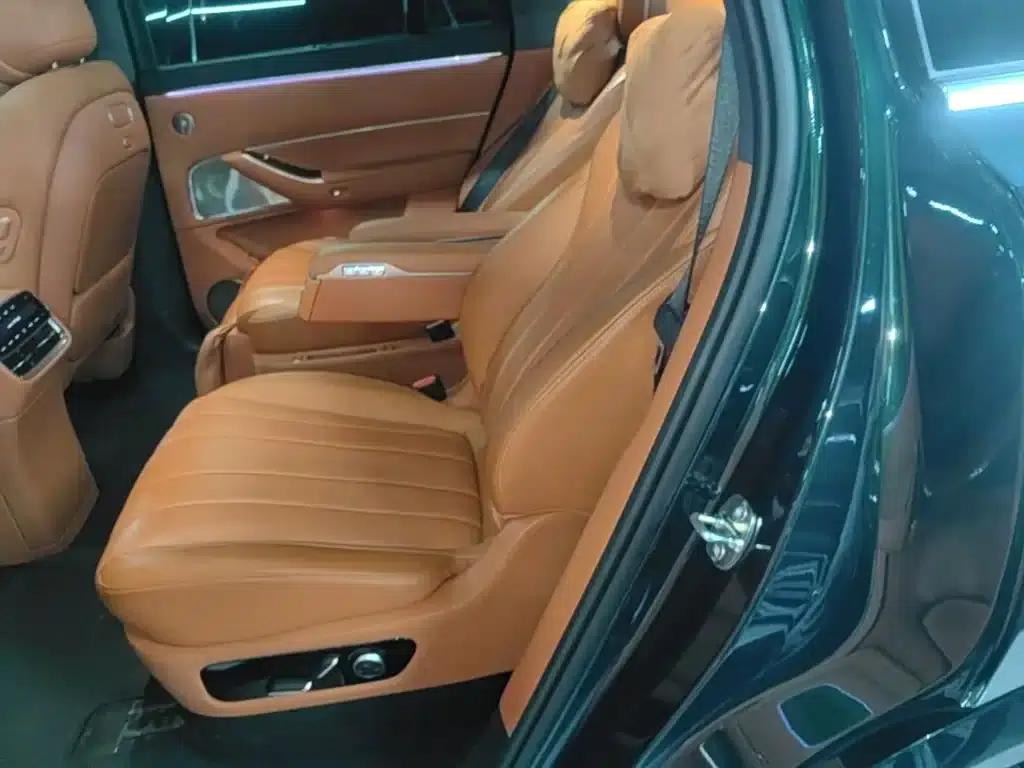 Wenjie M8 2025 Range Extended Ultra Edition 53.4kWh 6-Seat Version (192-line LiDAR) — миниатюра 17