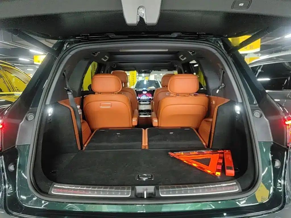 Wenjie M8 2025 Range Extended Ultra Edition 53.4kWh 6-Seat Version (192-line LiDAR) — миниатюра 19