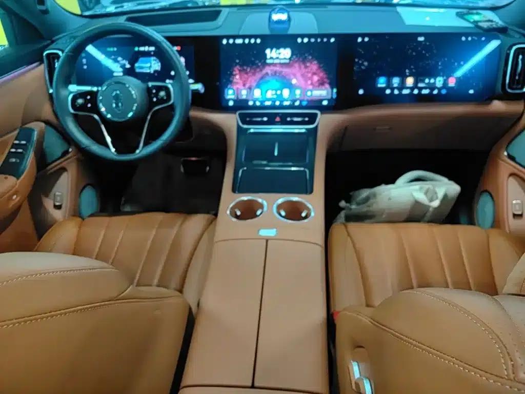 Wenjie M8 2025 Range Extended Ultra Edition 53.4kWh 6-Seat Version (192-line LiDAR) — миниатюра 10