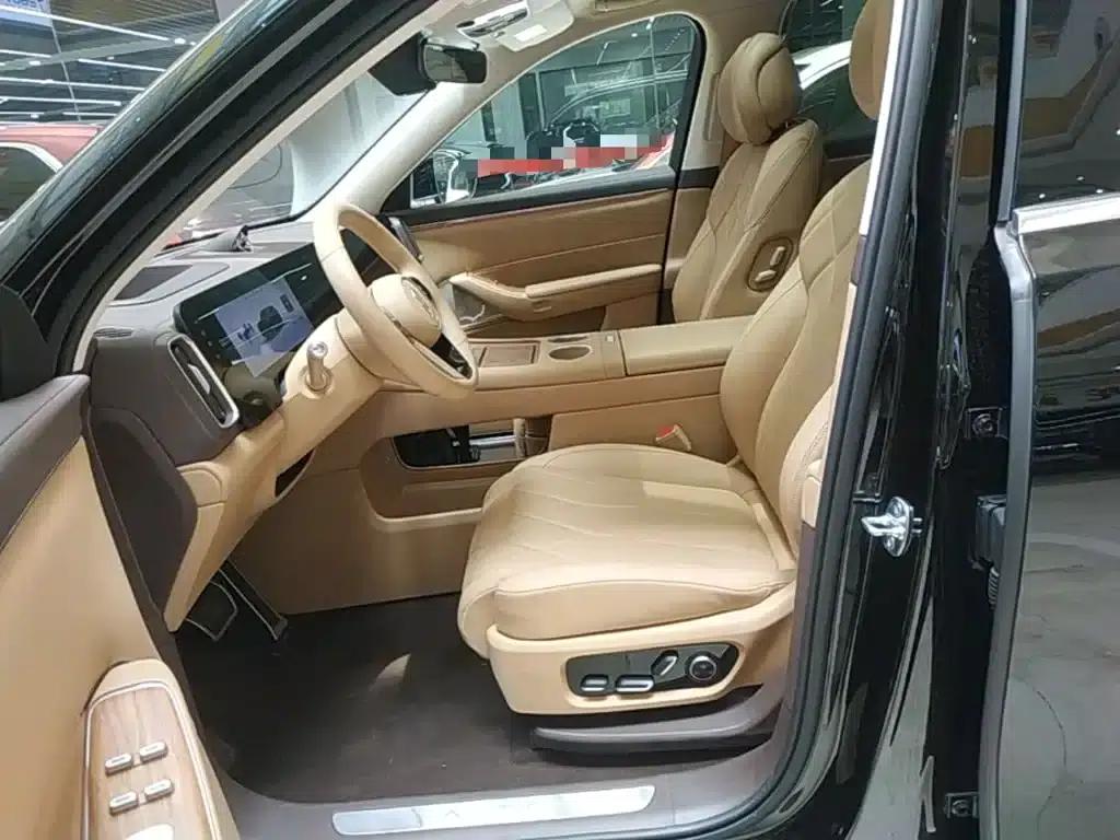 Wenjie M8 2025 Range Extended Ultra Edition 53.4kWh 6-Seat Version (192-line LiDAR) — миниатюра 15